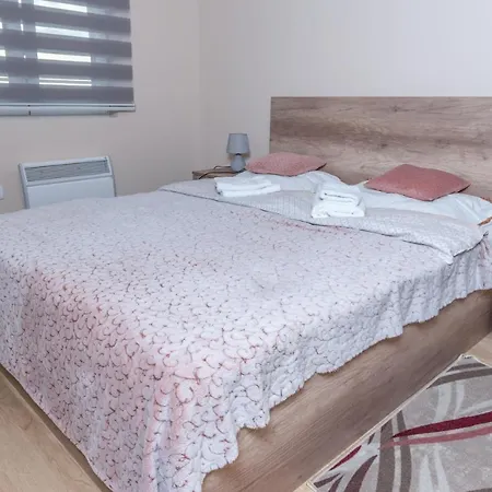 Djuric Lux Gondola *